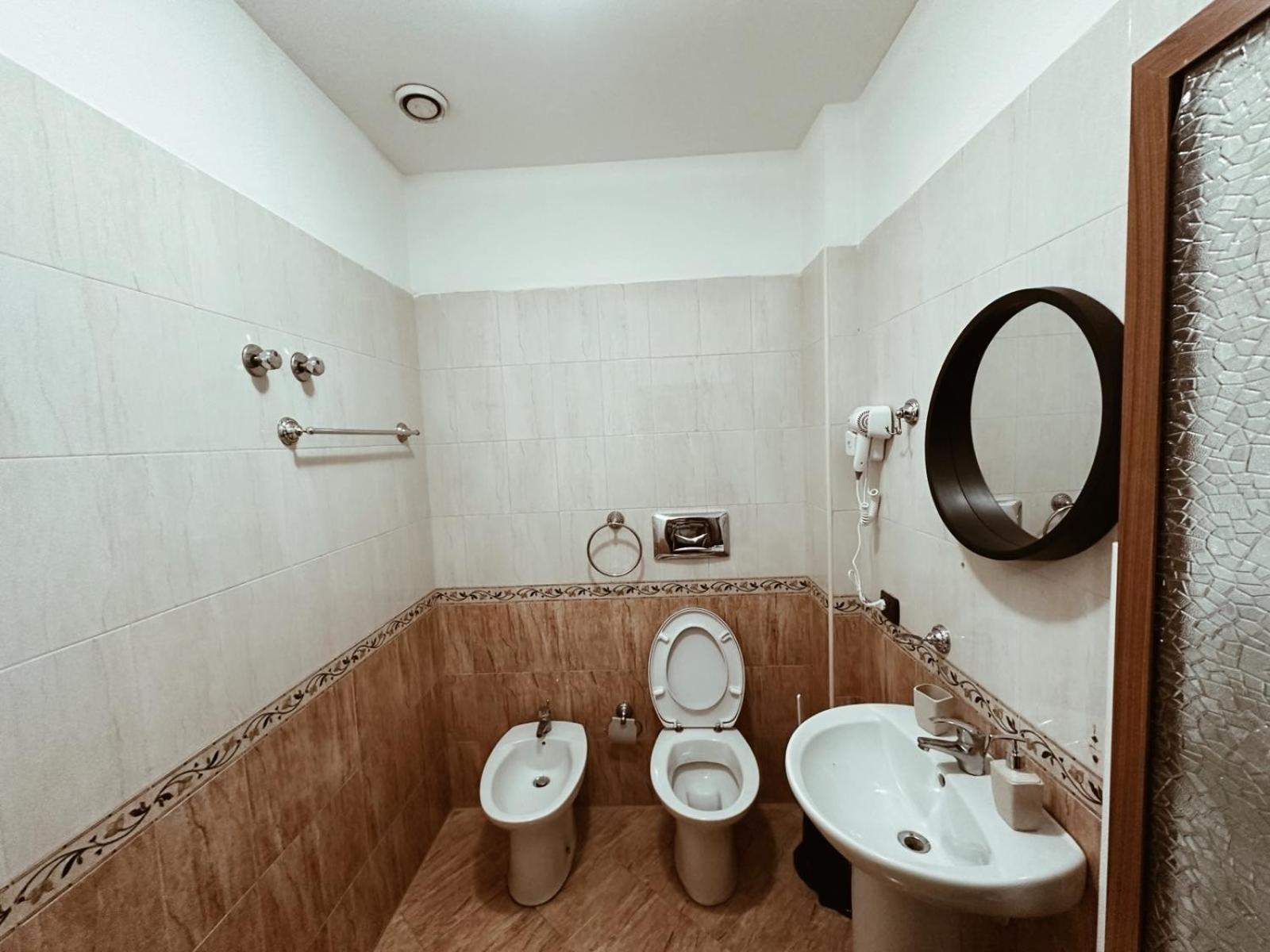 Grand Hotel Krujë 外观 照片